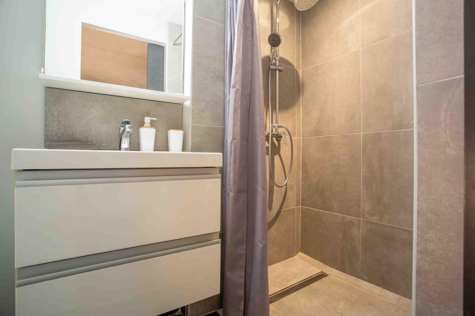 Le Saint Roch 1 - Ac Clim - Wifi - 50M Centre Ville Avignon Exterior foto
